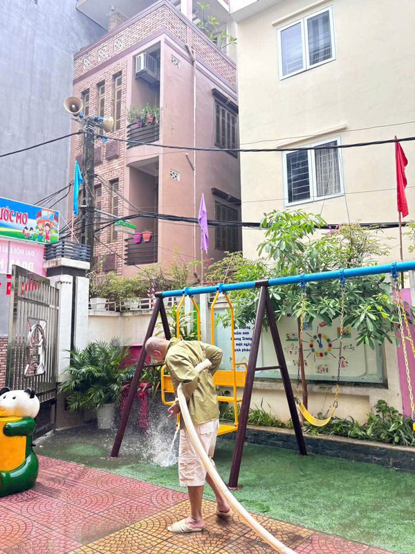 VỆ SINH MÔI TRƯỜNG SAU CON BÃO SỐ 10